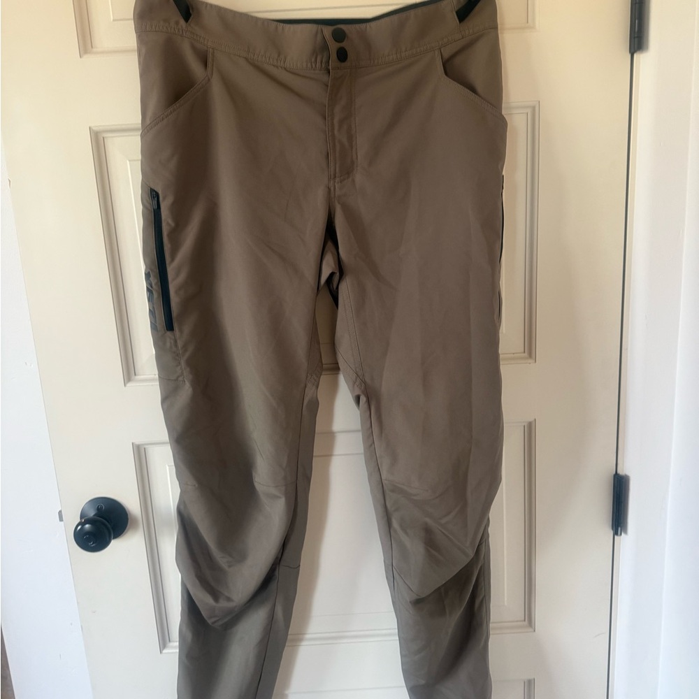 YETI Men's Cycling Pants - Taupe/ Green